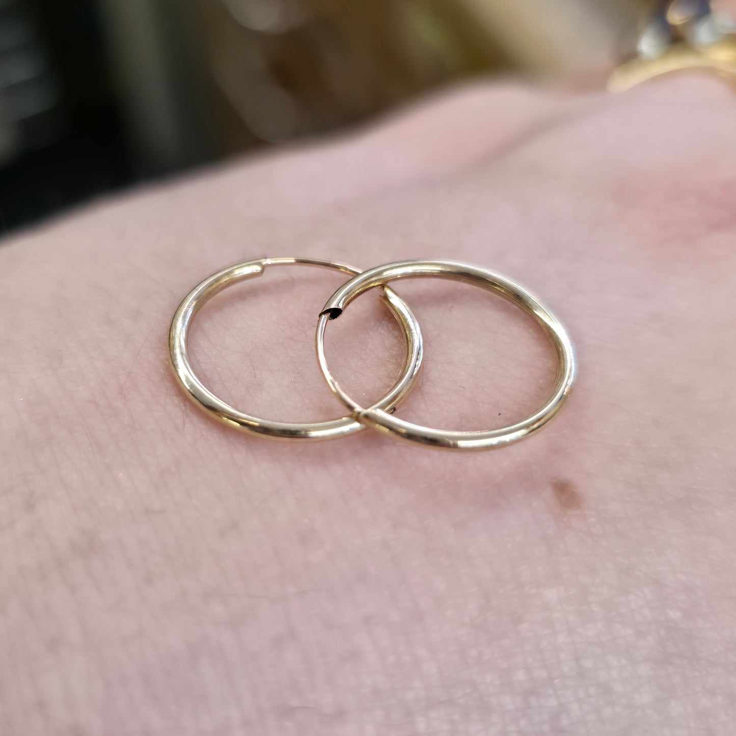 9ct Yellow Gold Vintage Hollow Plain Polished Sleeper Style Hoop Earrings