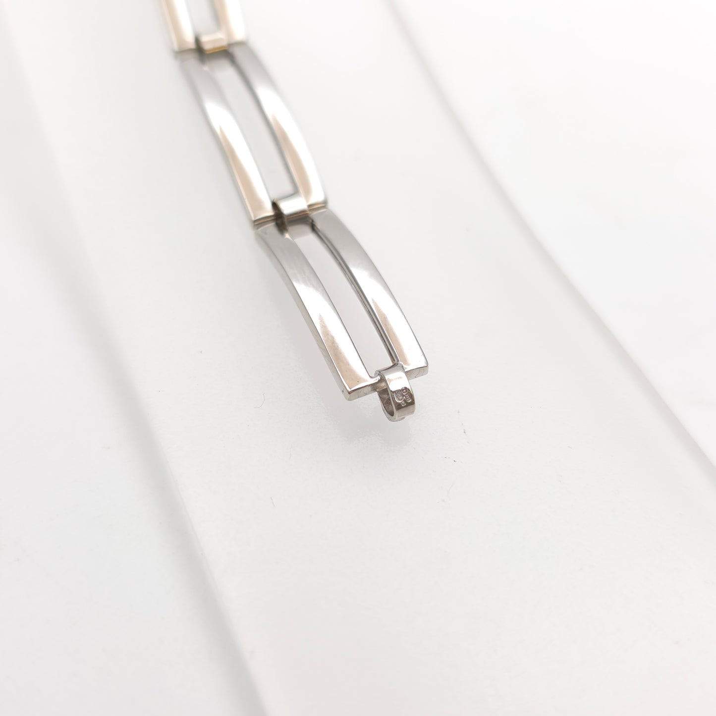 9ct White Gold Openwork Rectangular Link / Two Bar Gate Bracelet