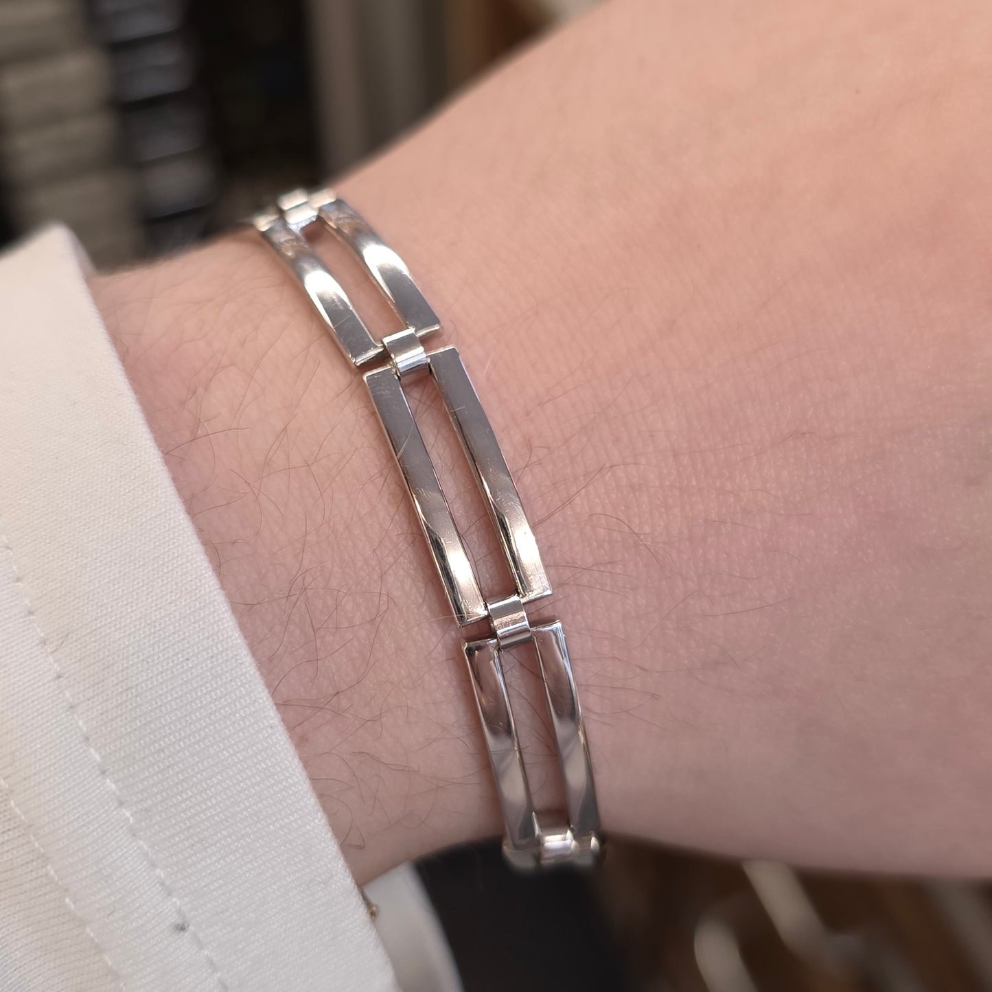 9ct White Gold Openwork Rectangular Link / Two Bar Gate Bracelet