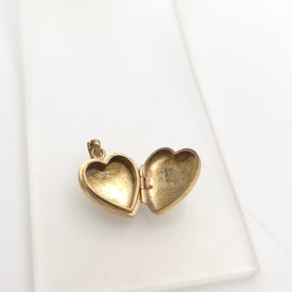 9ct Yellow Gold Vintage Heart Shaped Engraved Patterned Locket