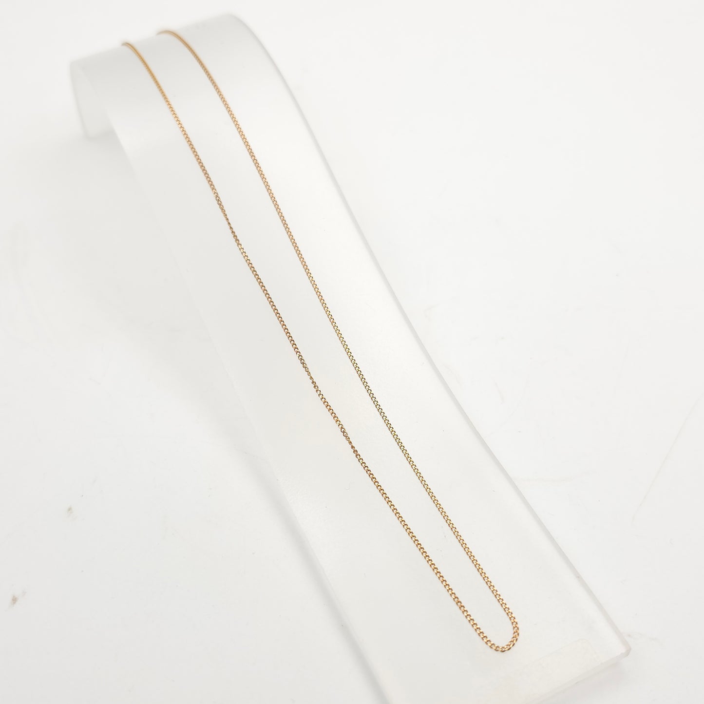 9ct Yellow Gold Vintage Lightweight Curb Chain necklace - 16 Inch / 40cm