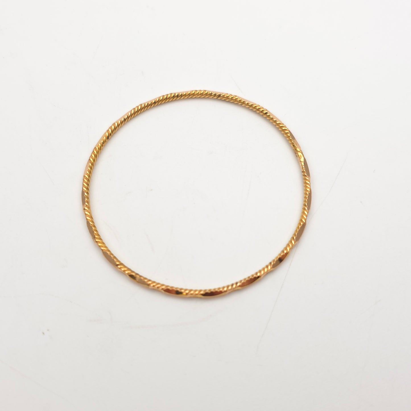 21ct Yellow Gold Vintage Solid Textured Diamond Cut Carved Small Bangle