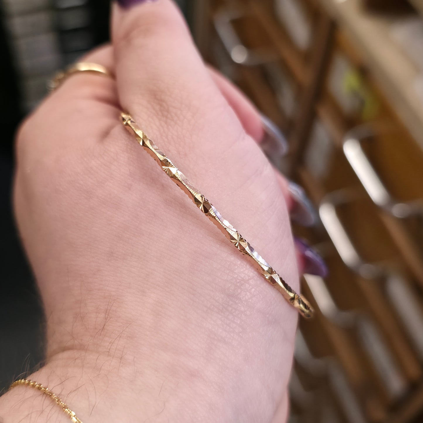 21ct Yellow Gold Vintage Solid Textured Diamond Cut Carved Small Bangle