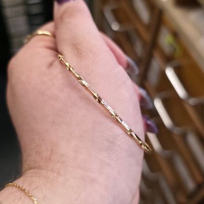21ct Yellow Gold Vintage Solid Textured Diamond Cut Carved Small Bangle
