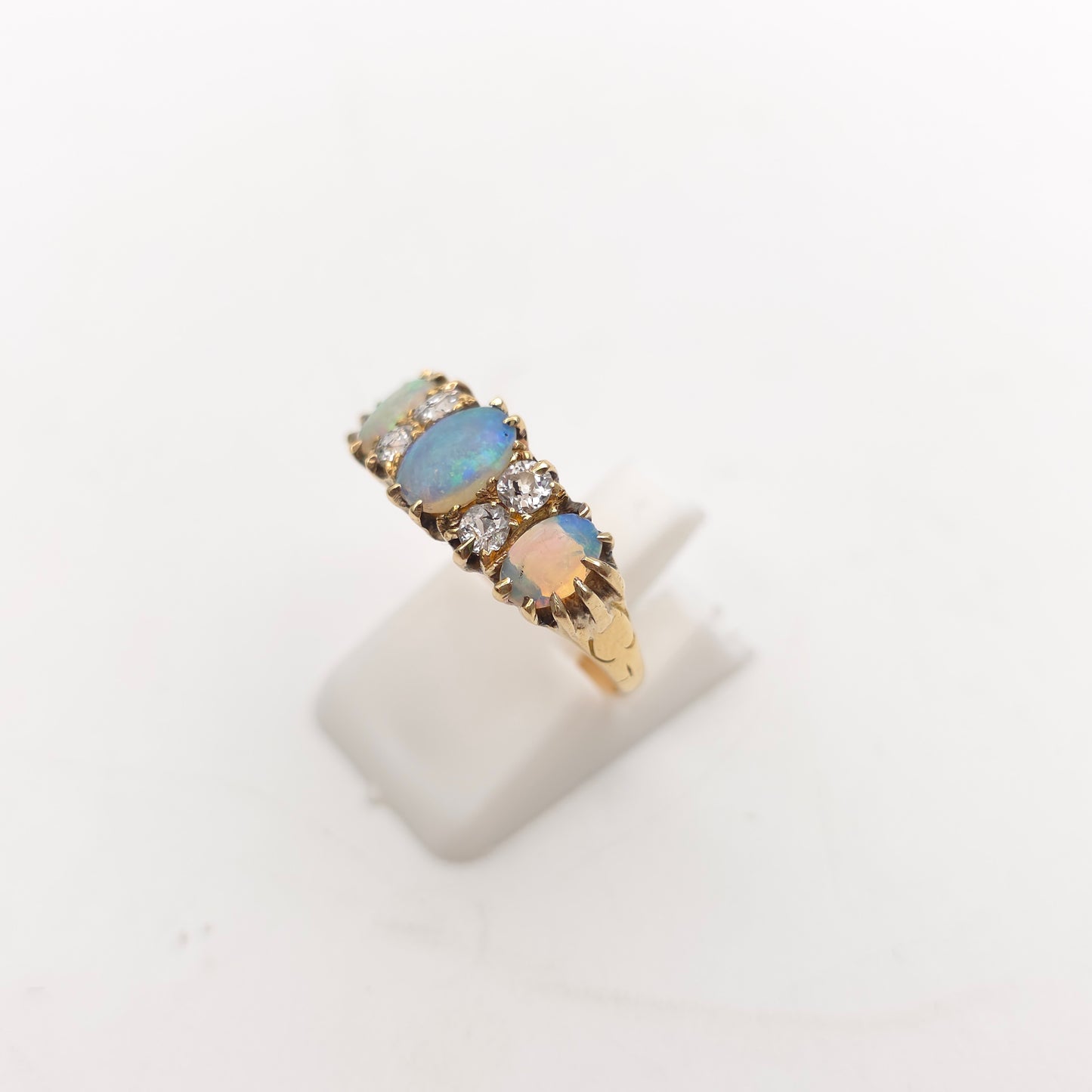 18ct Yellow Gold Antique Traditional Style Opal And Diamond Multi-Stone Ring
