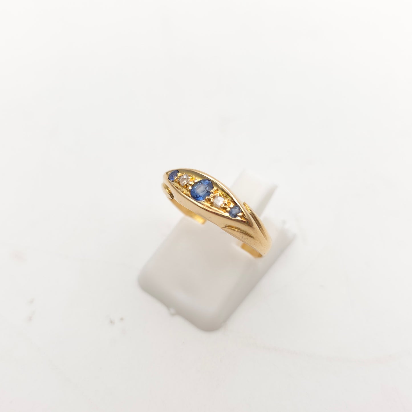 18ct Yellow Gold Antique Sapphire And Diamond Boat Style Row Ring