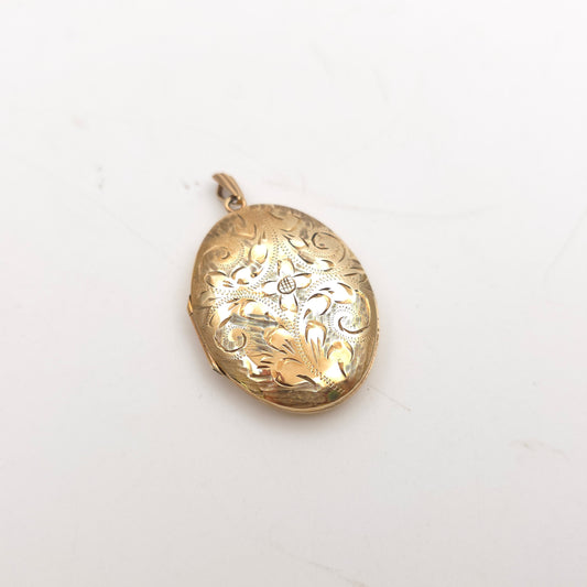 9ct Yellow Gold Vintage Floral / Foliate Engraved Domed Oval Locket