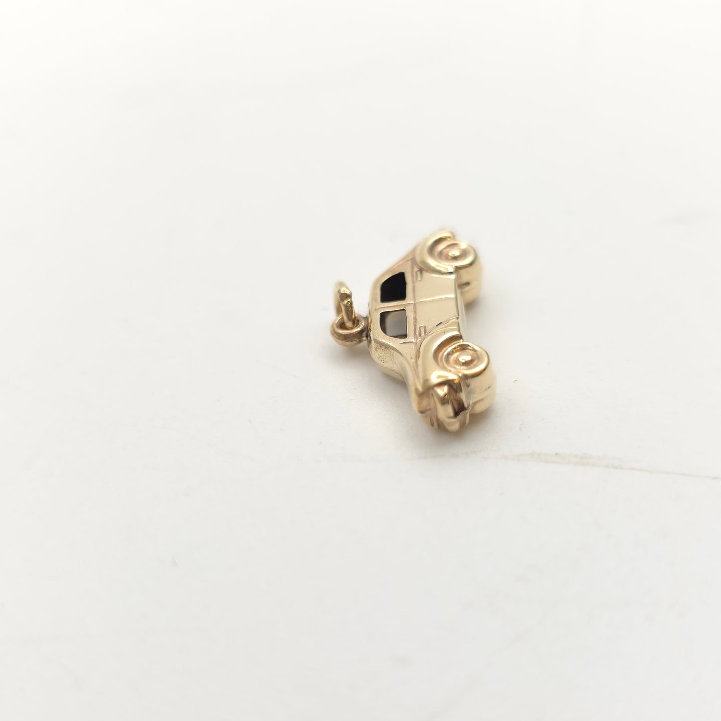 9ct Yellow Gold Vintage Hollow Car Charm / Pendant Piece