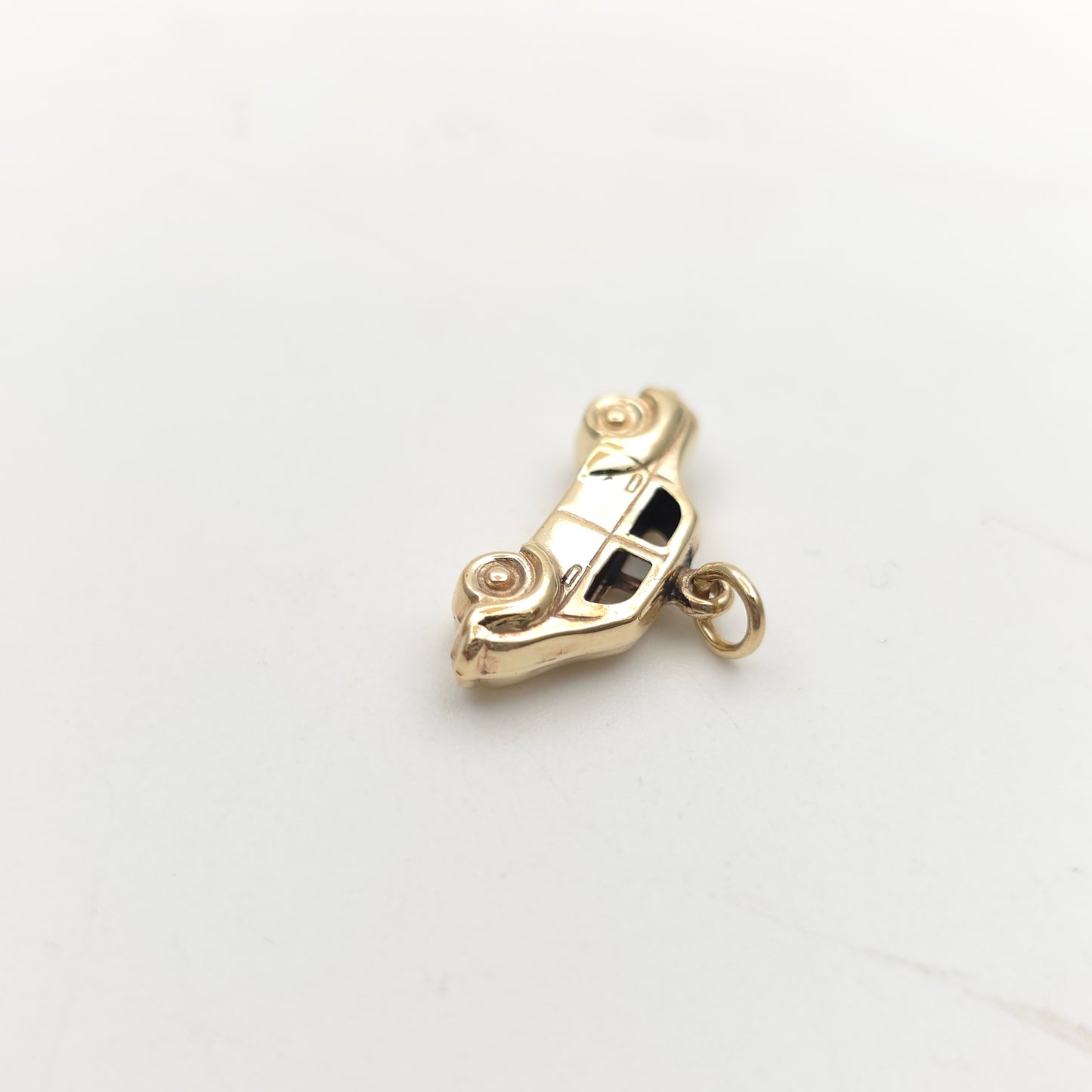 9ct Yellow Gold Vintage Hollow Car Charm / Pendant Piece