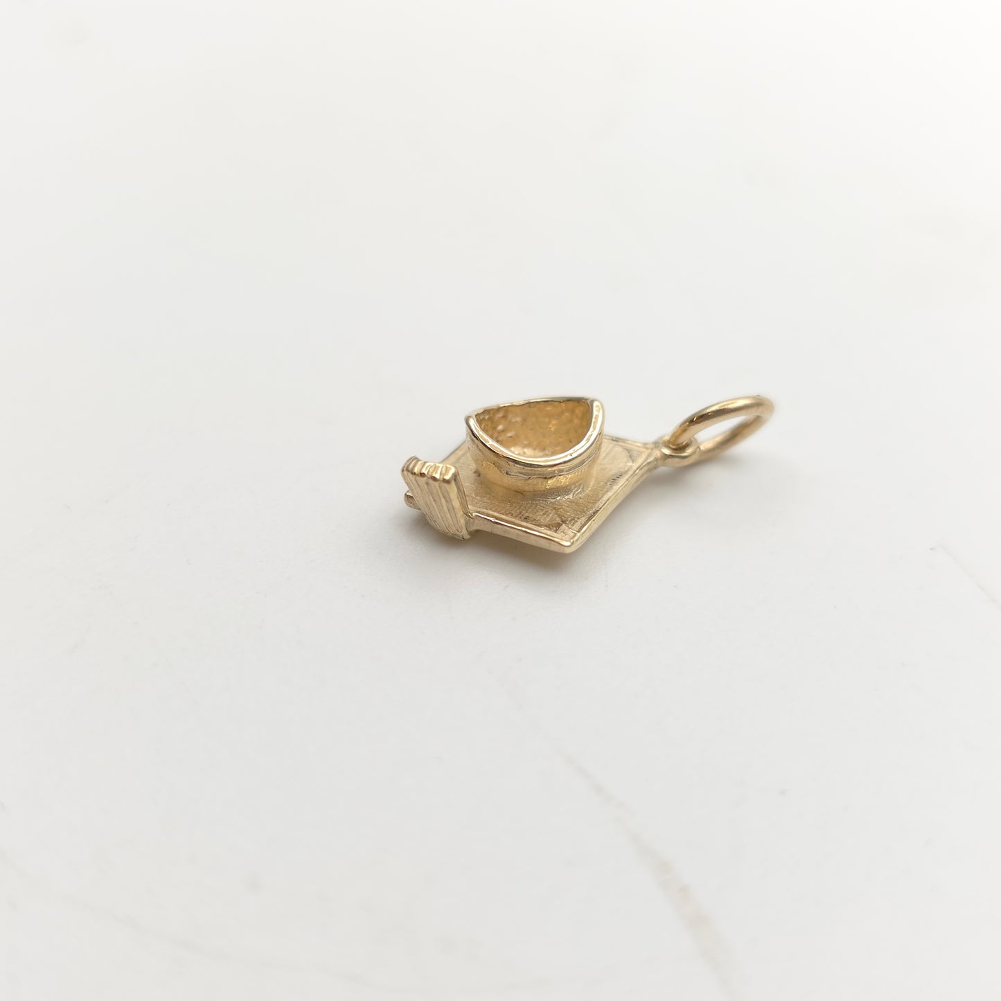 9ct Yellow Gold Solid Graduation Cap Charm / Pendant Piece