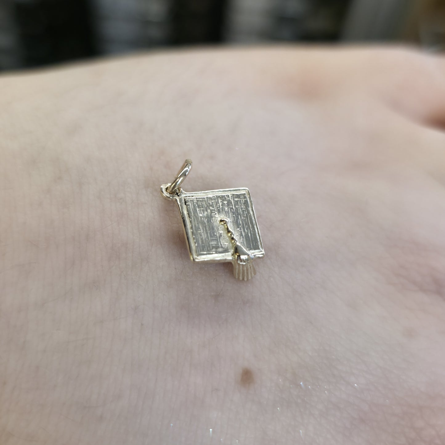 9ct Yellow Gold Solid Graduation Cap Charm / Pendant Piece