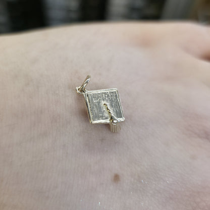 9ct Yellow Gold Solid Graduation Cap Charm / Pendant Piece