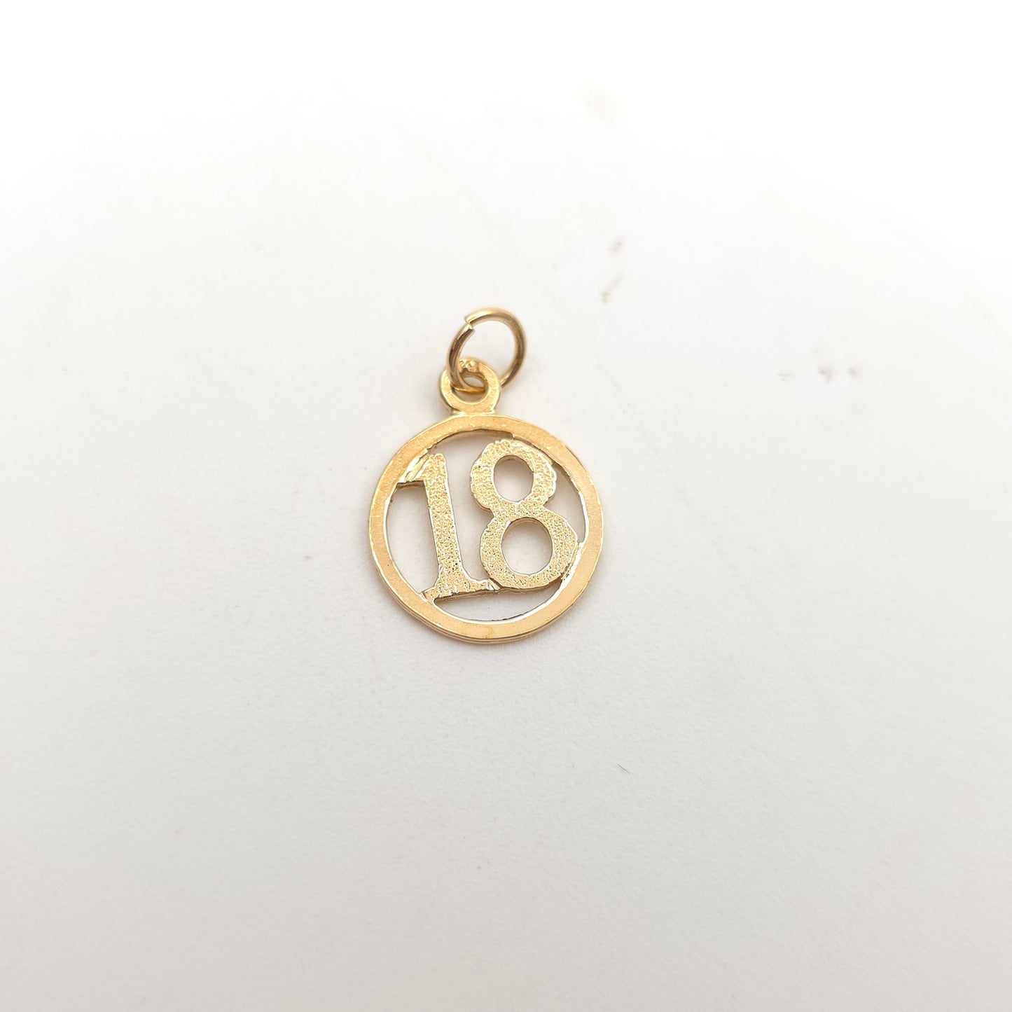 9ct Yellow Gold Vintage Solid '18' Age / Year Charm / Pendant Piece