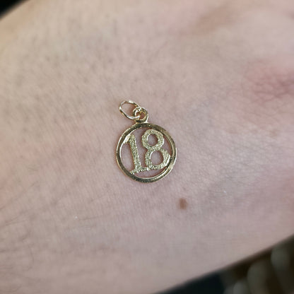 9ct Yellow Gold Vintage Solid '18' Age / Year Charm / Pendant Piece