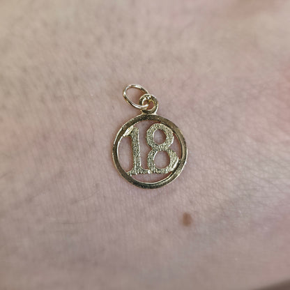 9ct Yellow Gold Vintage Solid '18' Age / Year Charm / Pendant Piece