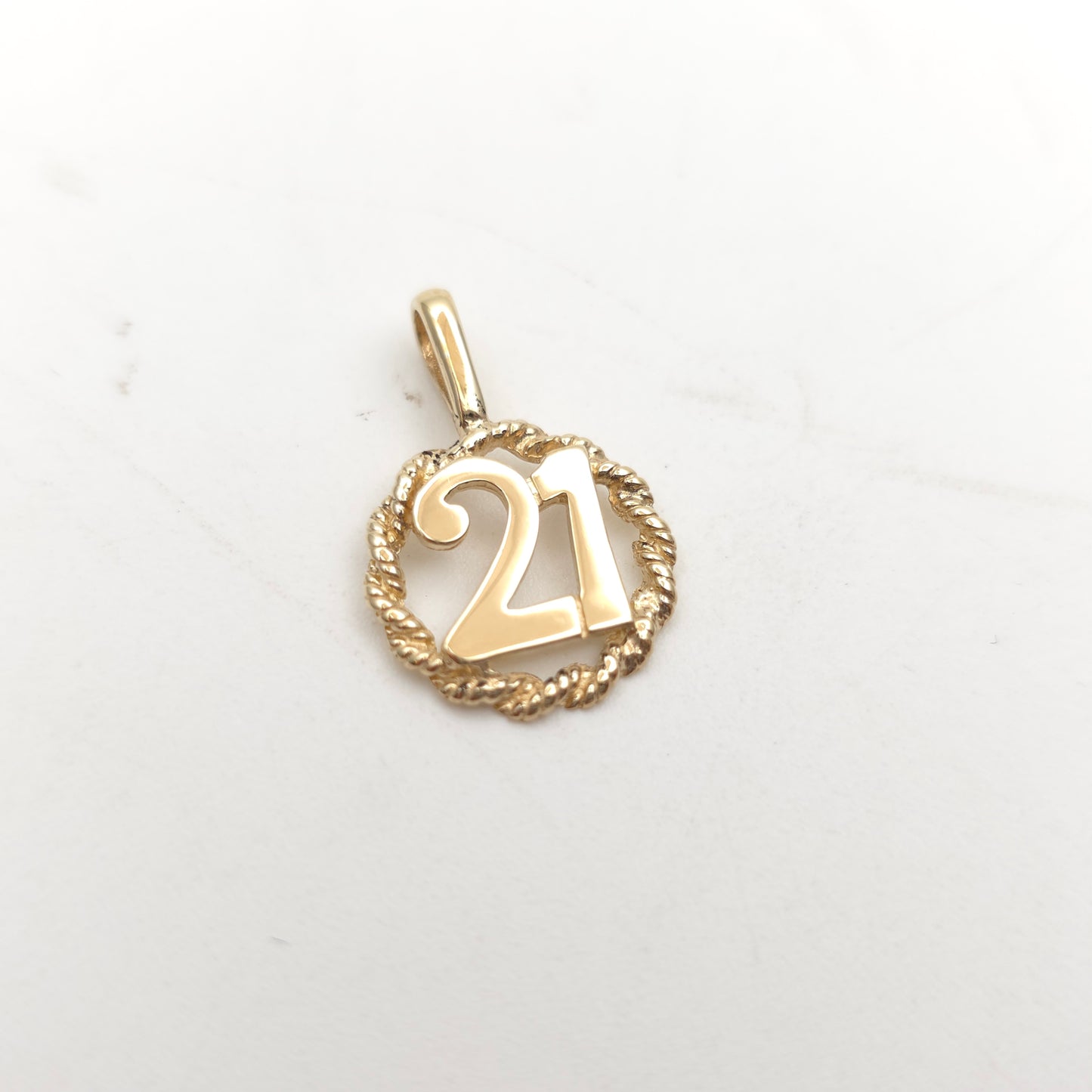 9ct Yellow Gold Vintage Solid '21' Age / Year Charm / Pendant Piece