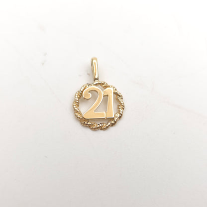 9ct Yellow Gold Vintage Solid '21' Age / Year Charm / Pendant Piece