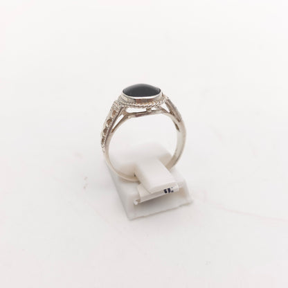 Sterling Silver Vintage Oval Cabochon Whitby Jet Cut Out Shoulder Detail Ring