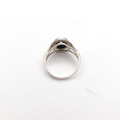 Sterling Silver Vintage Oval Cabochon Whitby Jet Cut Out Shoulder Detail Ring