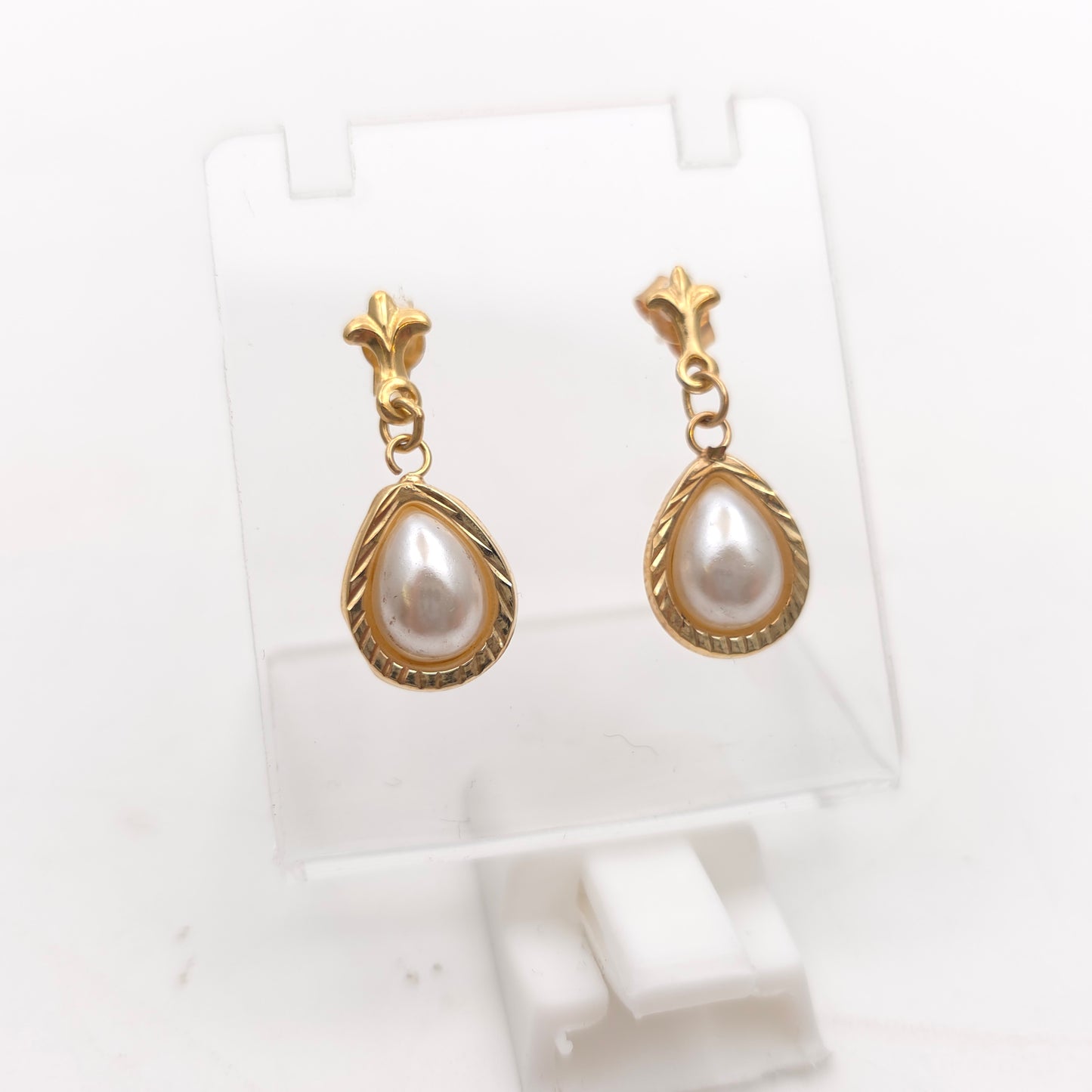 9ct Yellow Gold Vintage Pear Shaped Synthetic Pearl Drop Earrings