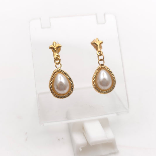 9ct Yellow Gold Vintage Pear Shaped Synthetic Pearl Drop Earrings