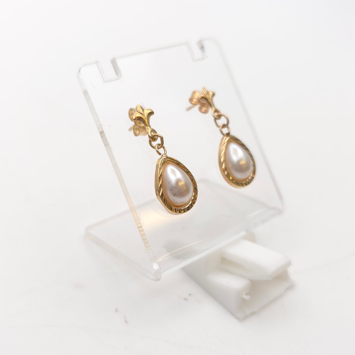 9ct Yellow Gold Vintage Pear Shaped Synthetic Pearl Drop Earrings