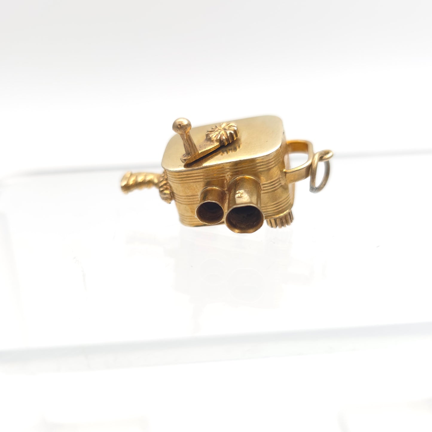 9ct Yellow Gold Vintage Film Camera Charm / Pendant Piece With Rotating Arm