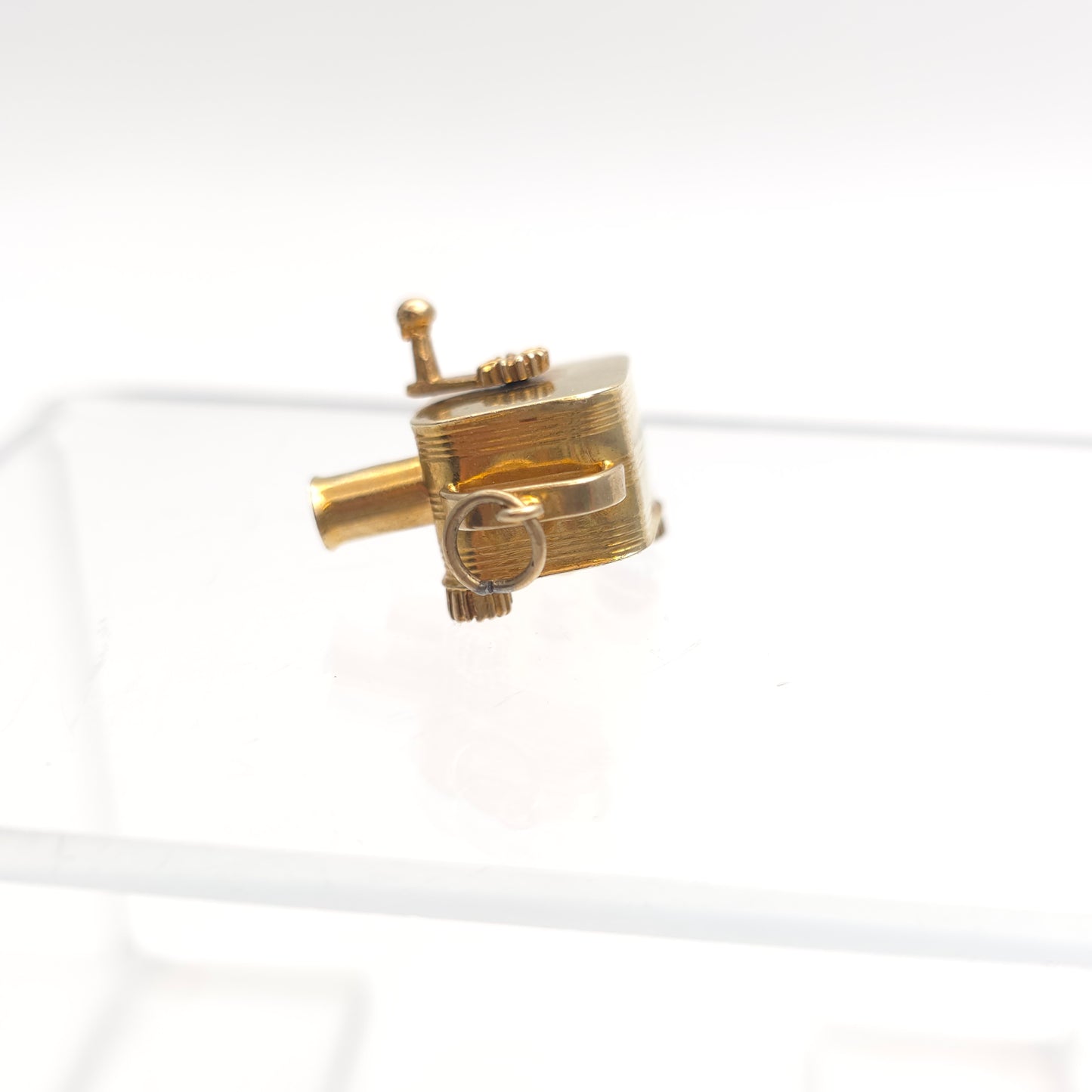 9ct Yellow Gold Vintage Film Camera Charm / Pendant Piece With Rotating Arm