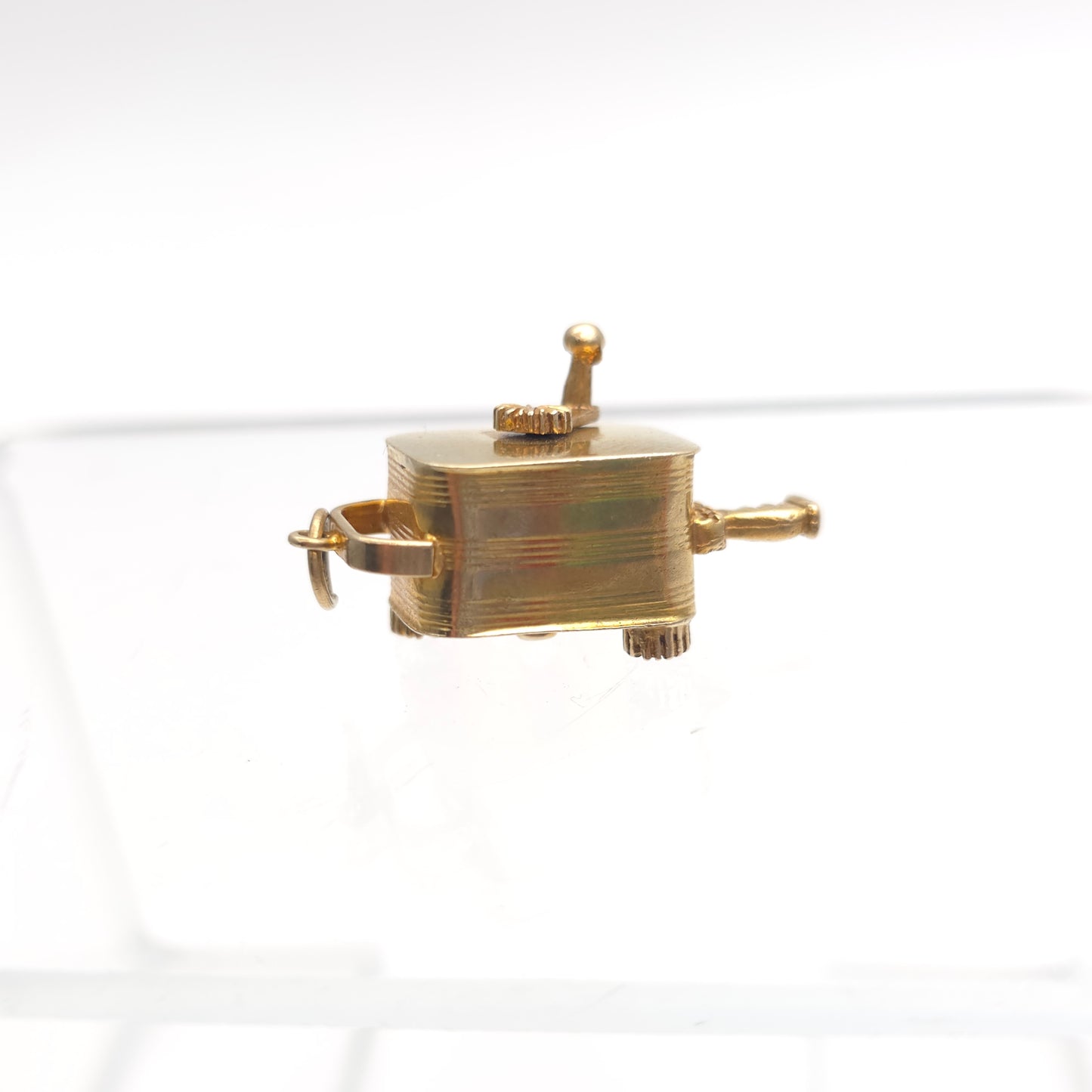 9ct Yellow Gold Vintage Film Camera Charm / Pendant Piece With Rotating Arm