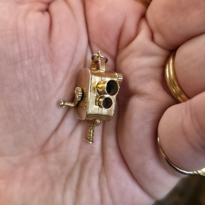9ct Yellow Gold Vintage Film Camera Charm / Pendant Piece With Rotating Arm