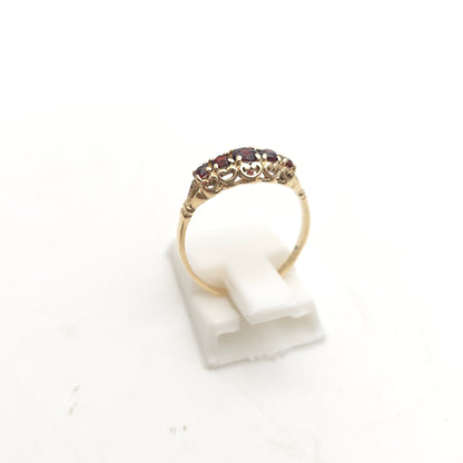 9ct Yellow Gold Vintage Five Stone Garnet Row Ring