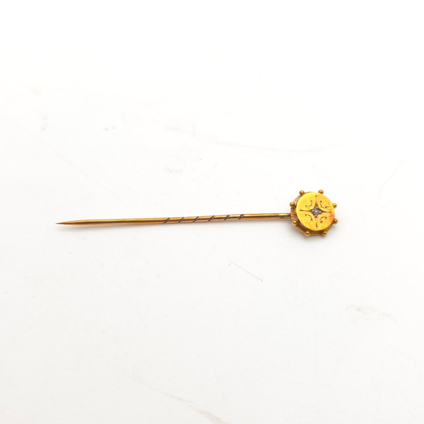 15ct Yellow Gold Boxed Antique Diamond Set Head With 9ct Body Stick Pin