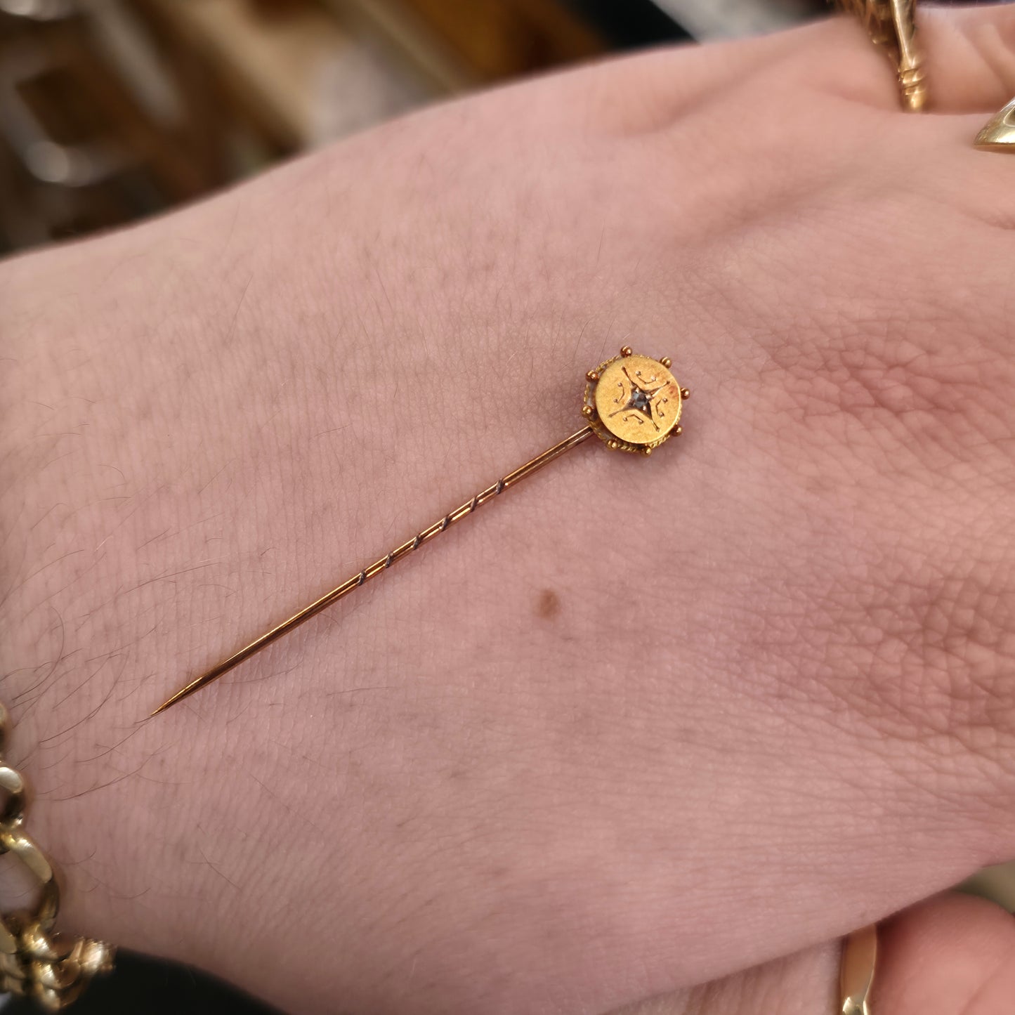 15ct Yellow Gold Boxed Antique Diamond Set Head With 9ct Body Stick Pin