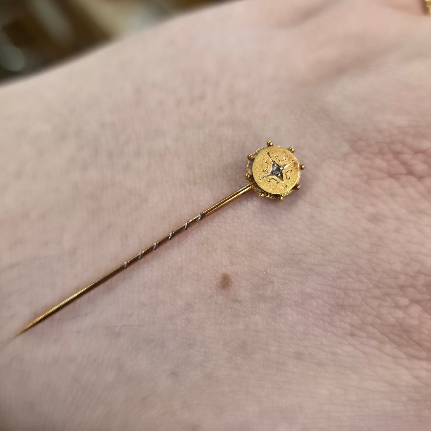 15ct Yellow Gold Boxed Antique Diamond Set Head With 9ct Body Stick Pin