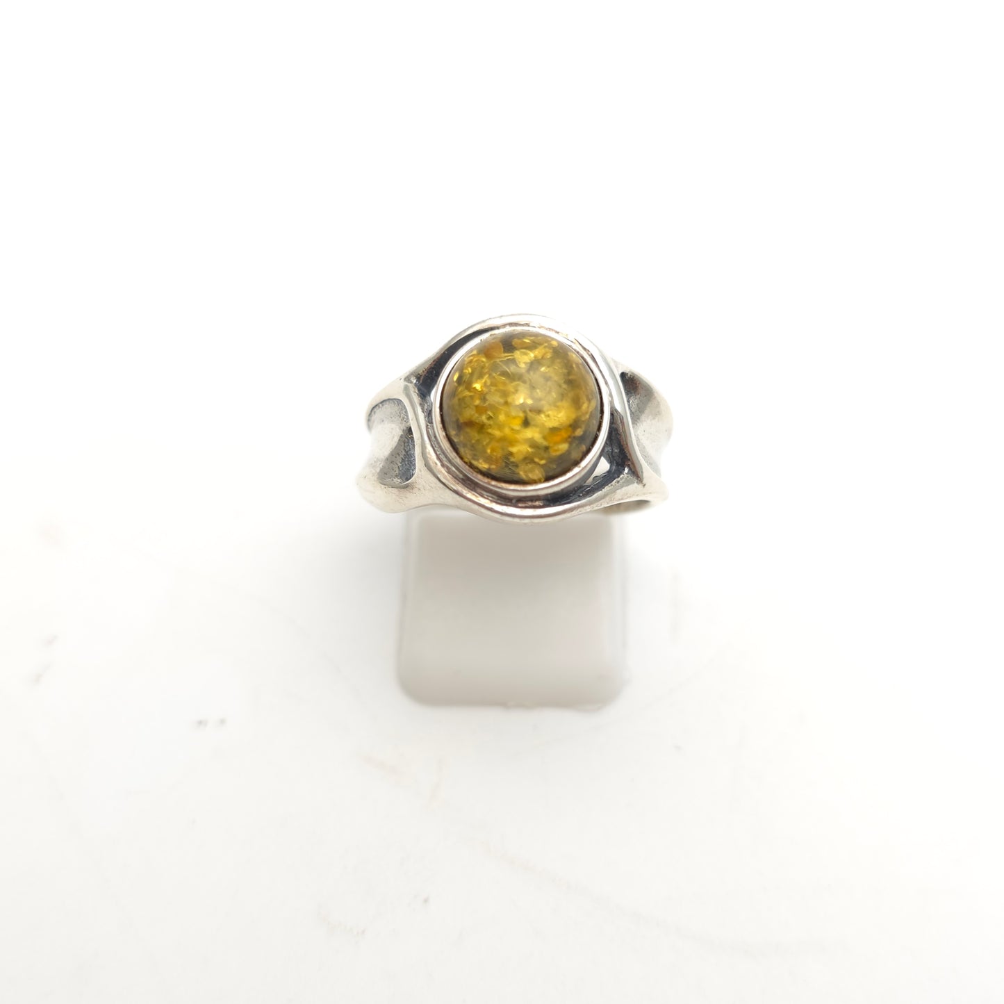 Sterling Silver Vintage Round Amber Cabochon Solitaire Band Ring