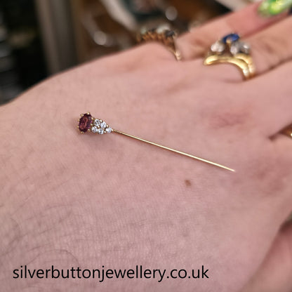 9ct Yellow Gold Vintage Pink And White Stone Topped Stick Pin
