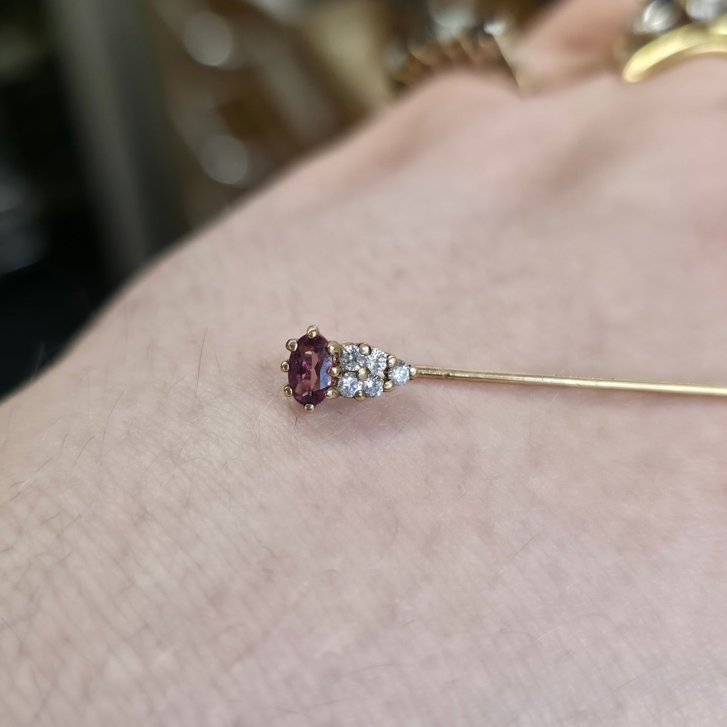 9ct Yellow Gold Vintage Pink And White Stone Topped Stick Pin