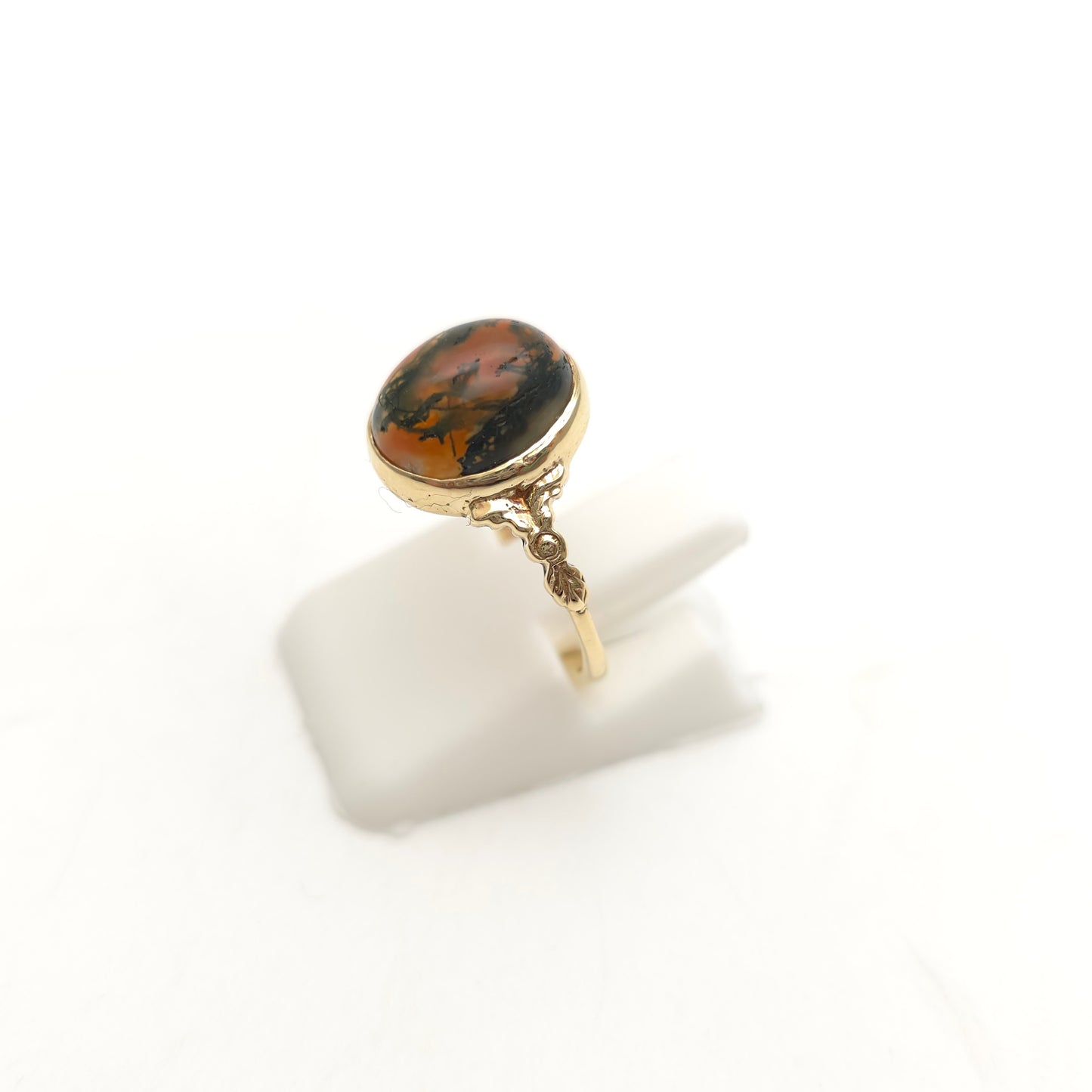 9ct Yellow Gold Vintage Oval Cabochon Moss Agate Solitaire Ring