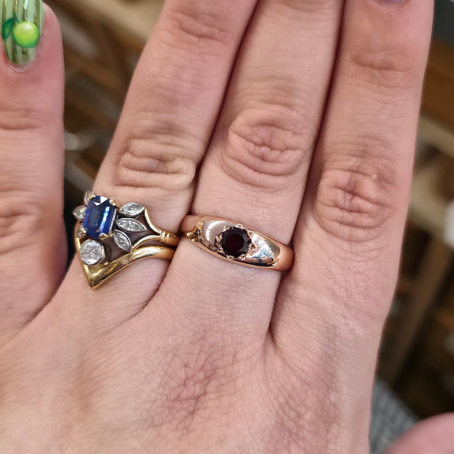 9ct Rose Gold Vintage Gents Star Set Garnet Solitaire Band Ring