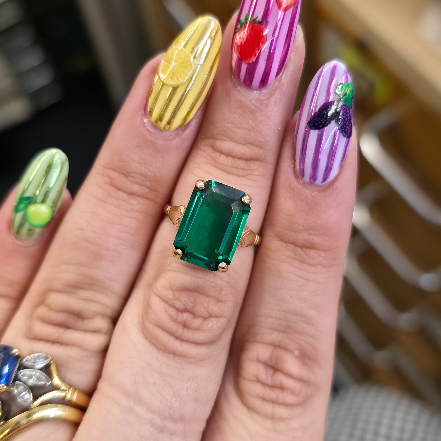 9ct Yellow Gold Vintage Large Emerald Cut Deep Green Paste Stone Solitaire Ring