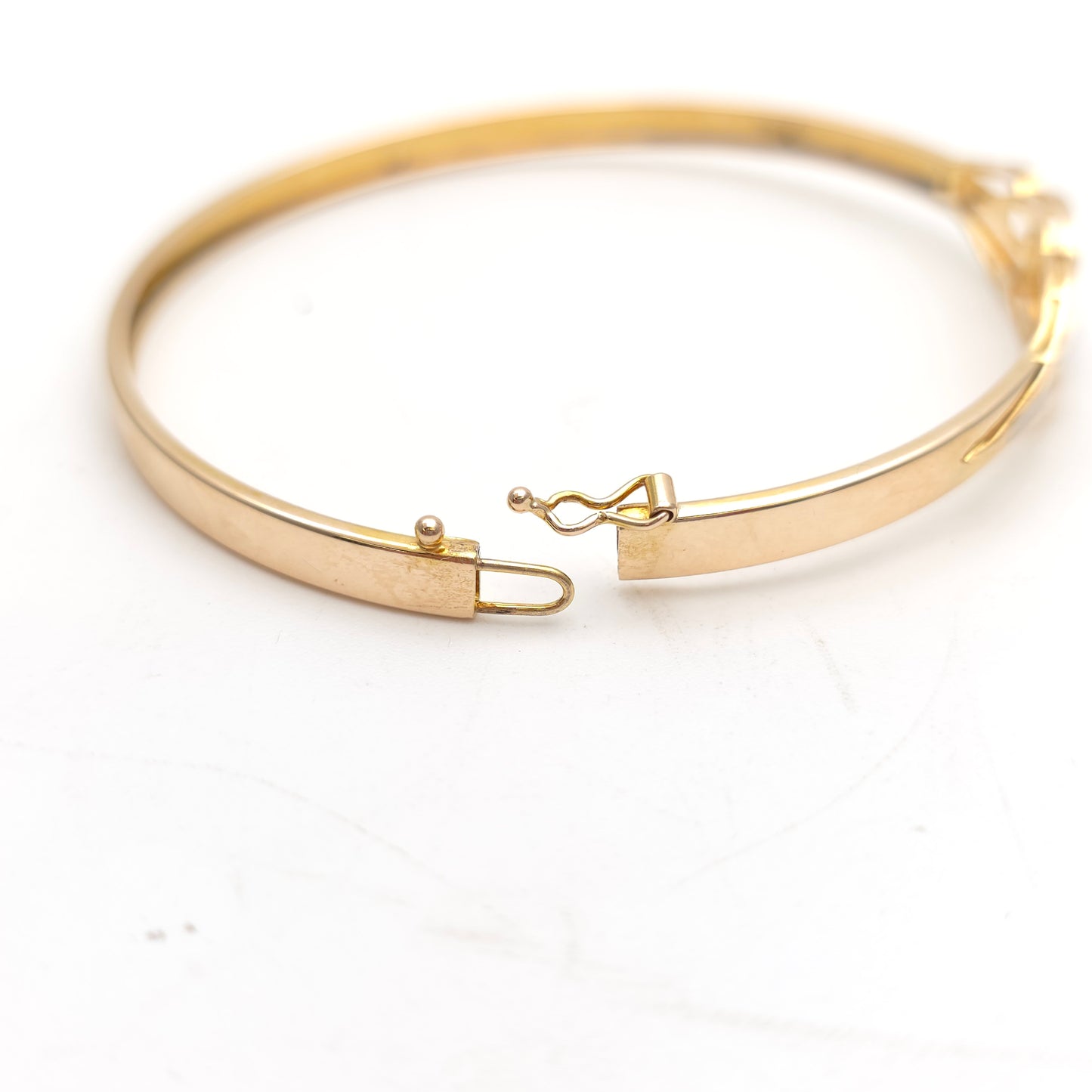 9ct Yellow Gold With White Gold Detail Pink Stone Set Lightweight Bangle