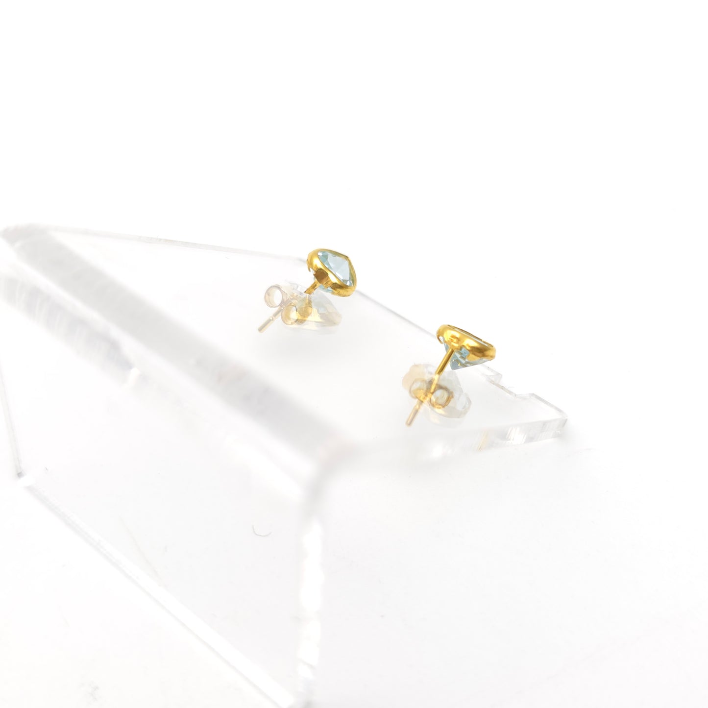 9ct Yellow Gold Heart Cut Blue Topaz Solitaire Pendant And Stud Earring Set
