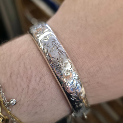 Sterling Silver Vintage Floral Engraved Patterned Hinged Bangle