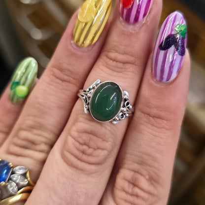Sterling Silver Oval Cabochon Green Stone Solitaire Fancy Shoulders Ring