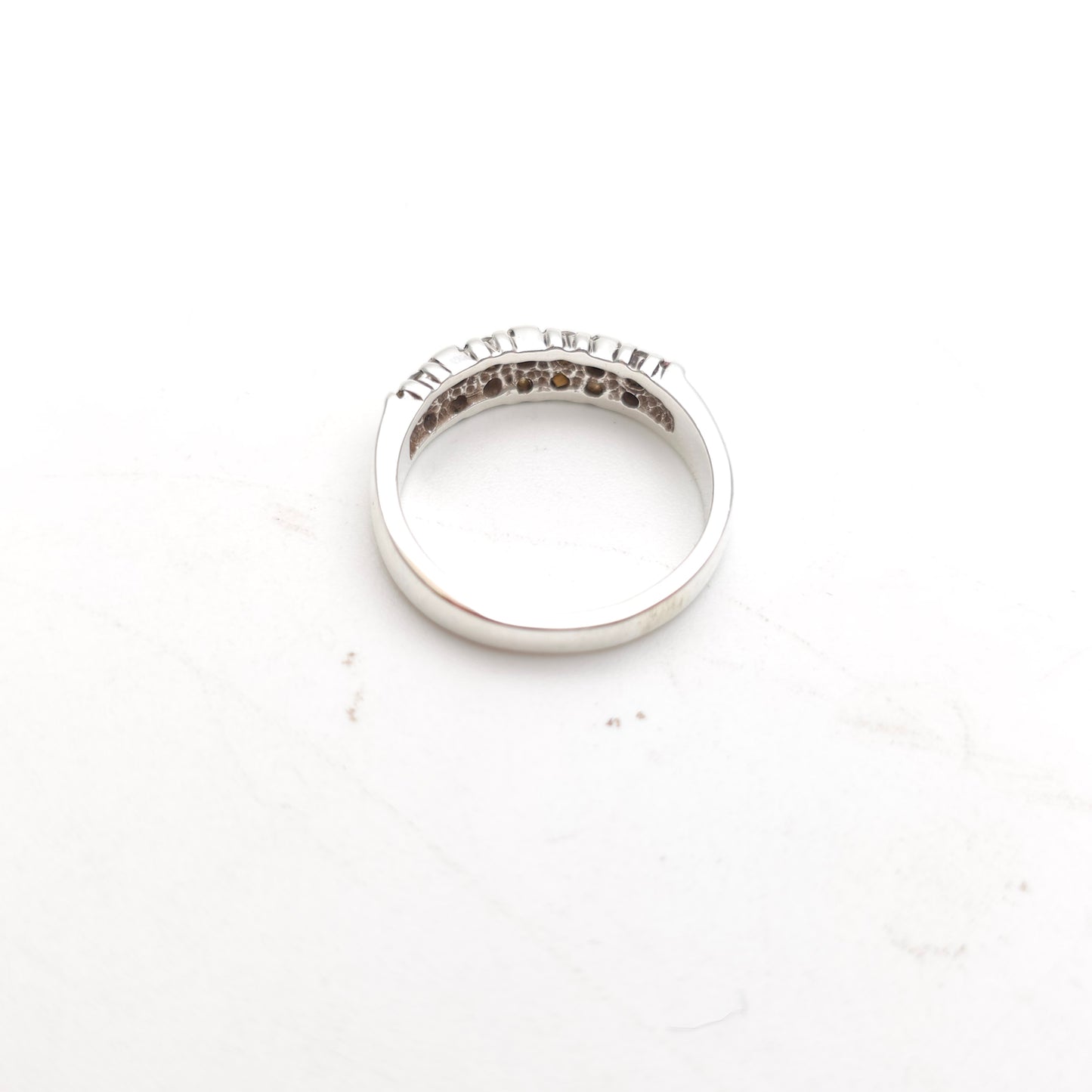 Sterling Silver White Stone Zig Zag Style Band Ring