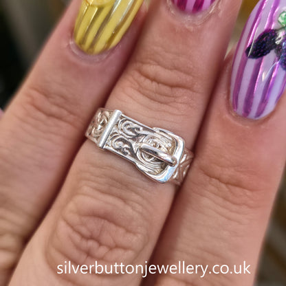 Sterling Silver Vintage Patterned Buckle Band Ring