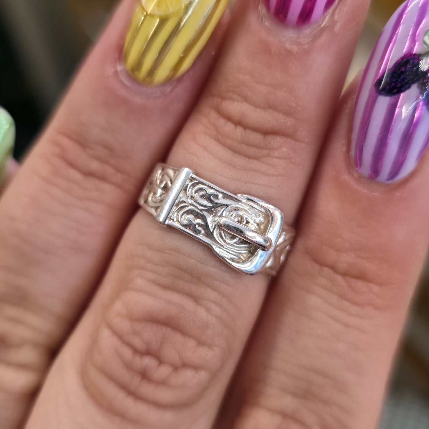 Sterling Silver Vintage Patterned Buckle Band Ring