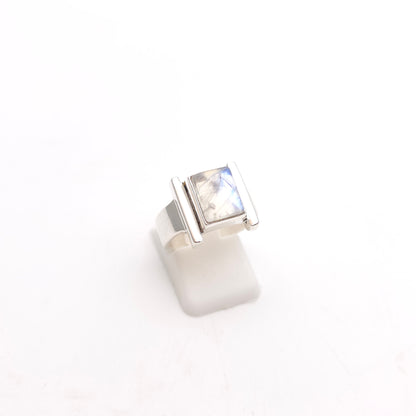 Sterling Silver Vintage Rectangular Sugarloaf Cut Labradorite / Moonstone Ring