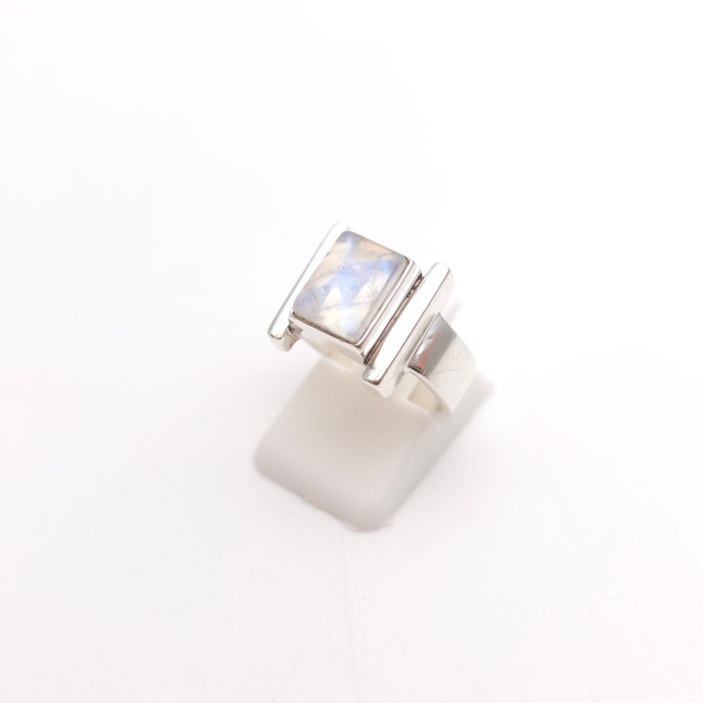 Sterling Silver Vintage Rectangular Sugarloaf Cut Labradorite / Moonstone Ring