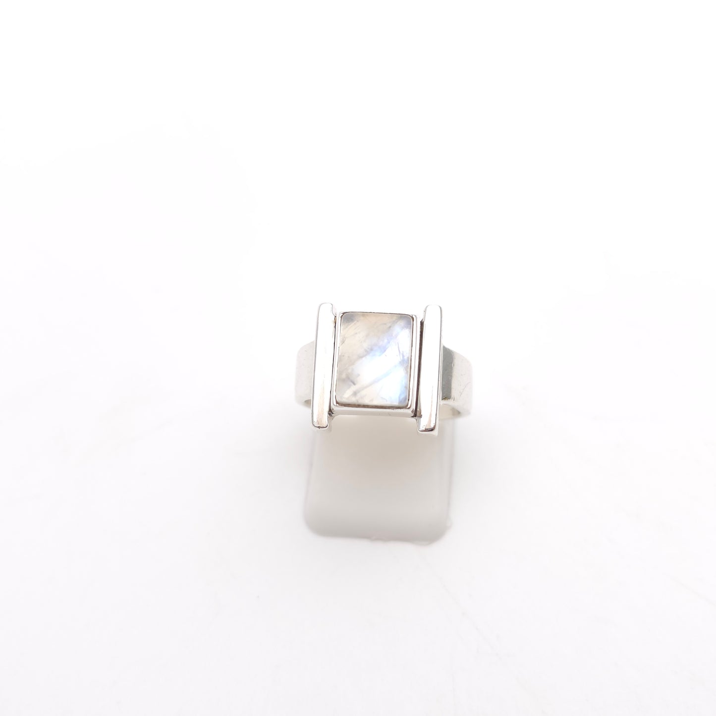 Sterling Silver Vintage Rectangular Sugarloaf Cut Labradorite / Moonstone Ring